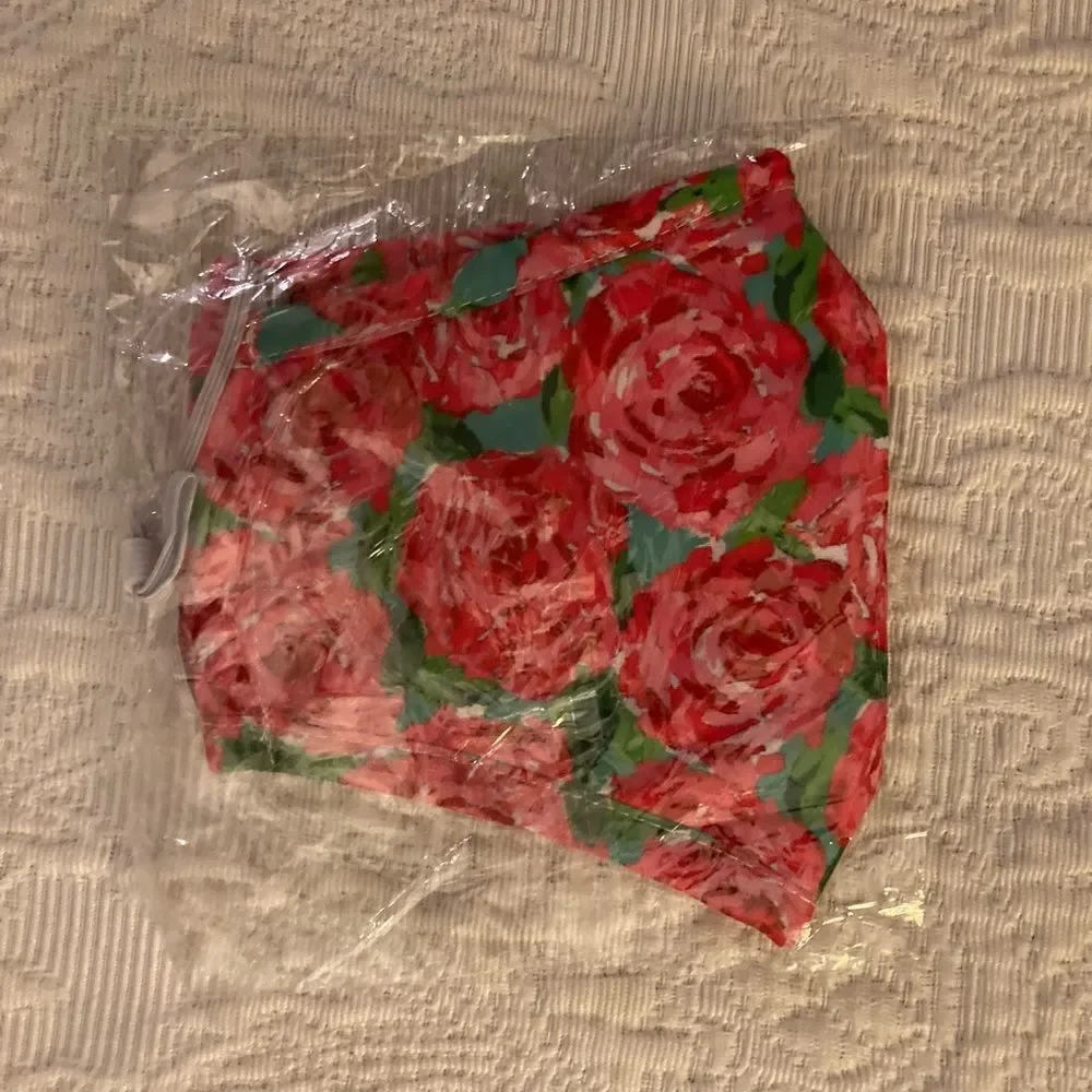 Lilly-Inspired Face Mask